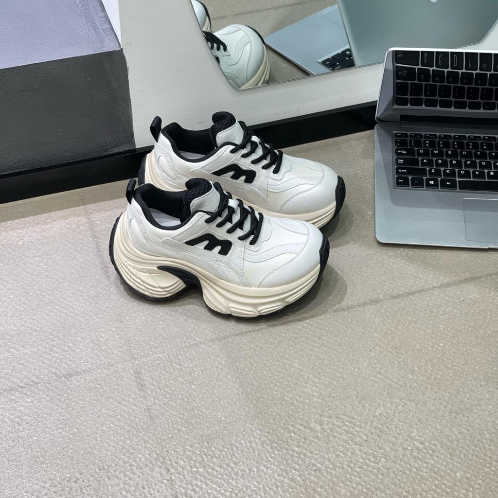 2025 autumn thick-soled heightening dad shoes women's versatile niche casual sports shoes ins show small feet and comfortable polishing