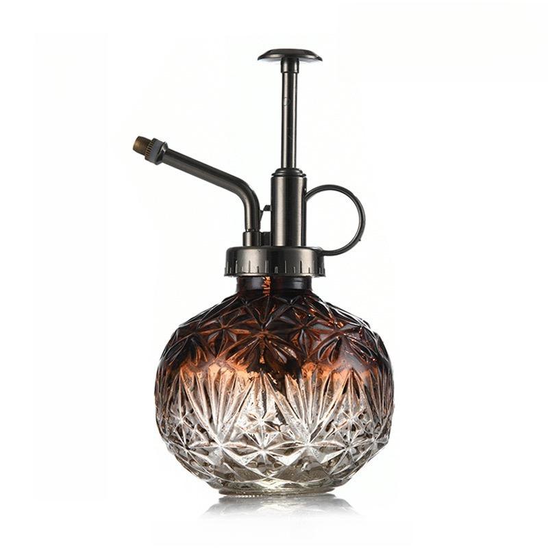 

1PC Вінтажна міні-пляшка з розпилювачем Ретро, ​​напівпрозоре скло, антиковзаюче дно, лійка, спринклерна пляшка для садівництва коричневий