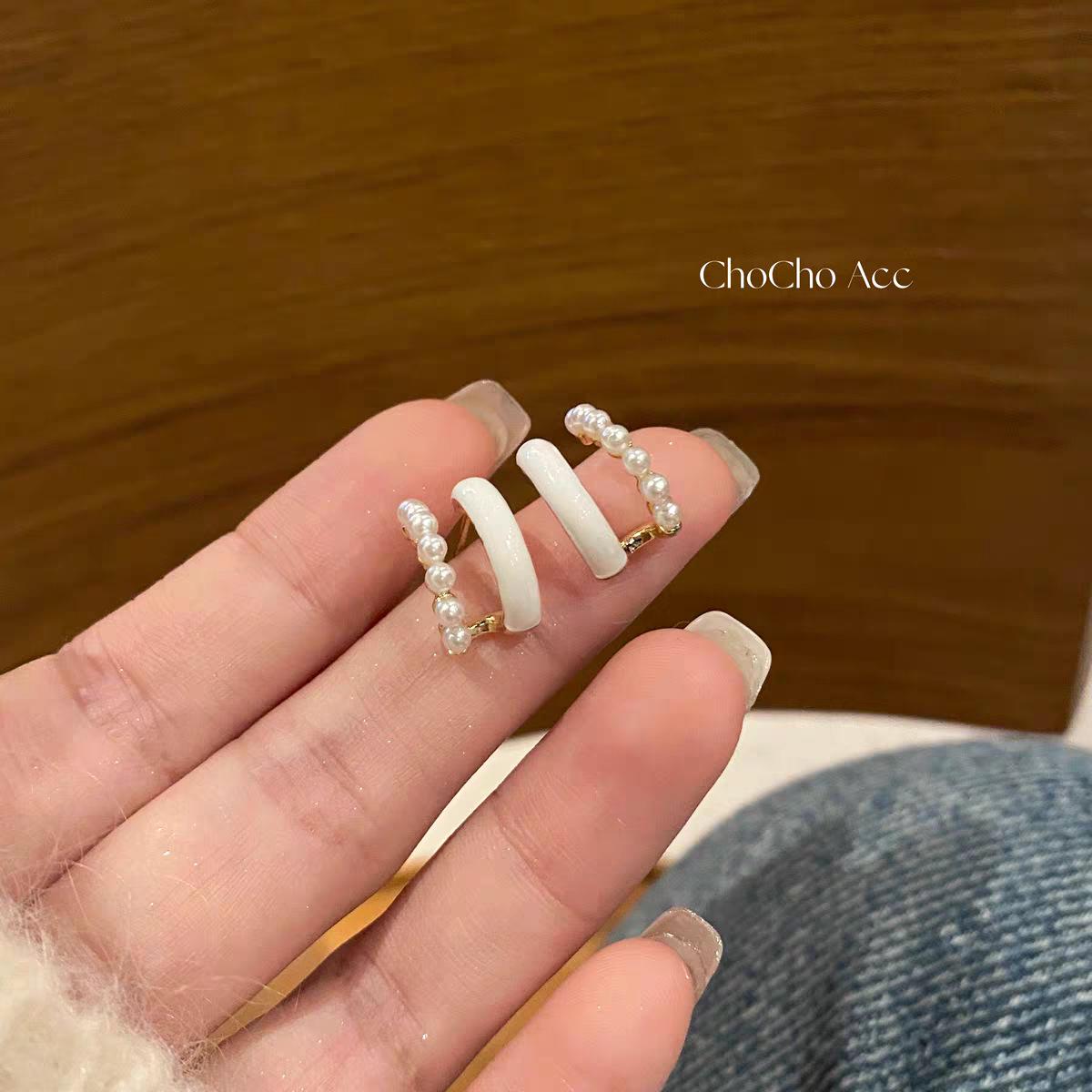 

Серьги с красным жемчугом в форме буквы С для женщин - изысканные и уникальные аксессуары высокого качества