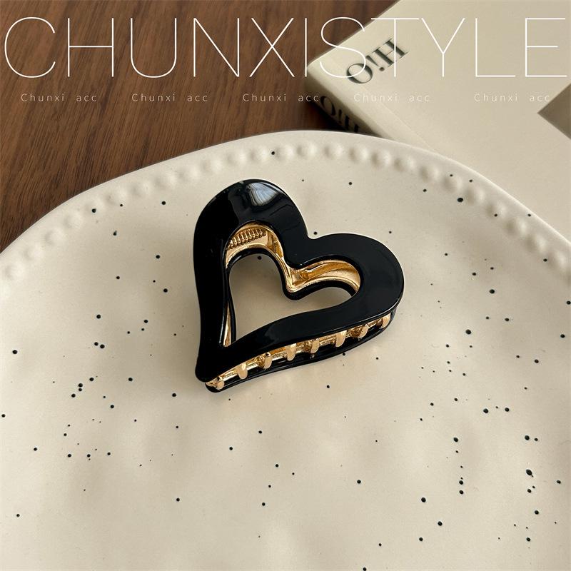 

Заколка для волос в форме сердца для женщин высокого класса - Маленький элегантный зажим для прически полупучок для высоких хвостов, Модный аксессуар 2024