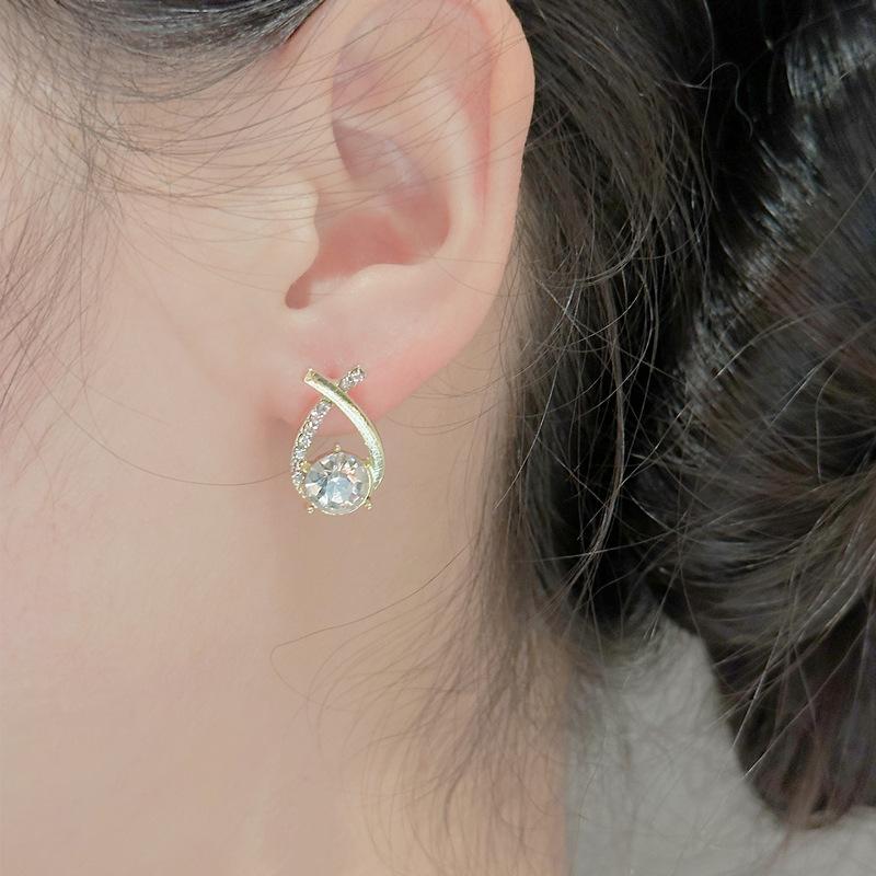 Exquisite Diamond-Encrusted Cross Light Luxury Temperament High-End Design Stud Earrings