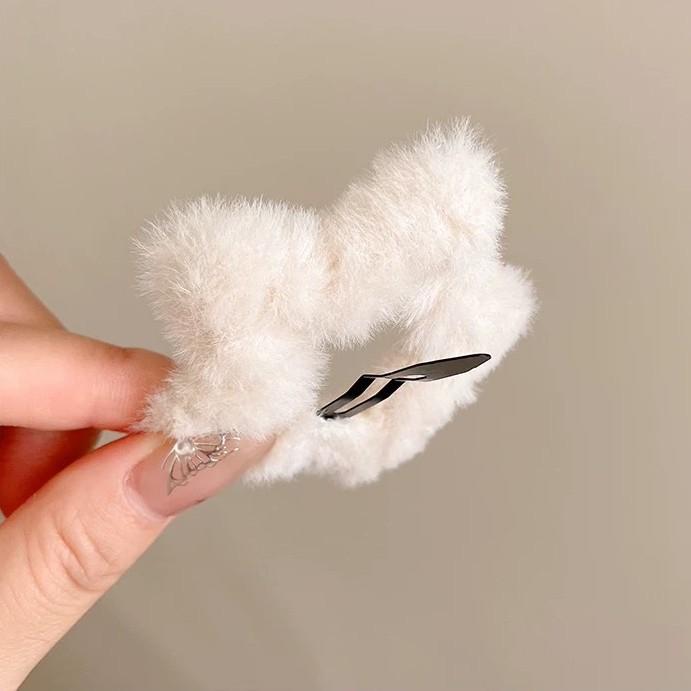 New Fashion Winter Autumn Hairpin Plush Material Cute Star Hair Claw for Women and Girls Side Clips Sweet Hair Accessories
