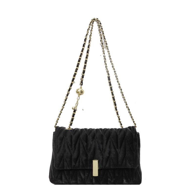 

Fashion velvet texture messenger small bag women s spring and summer new versatile commuter chain bag shoulder small square bag чёрный