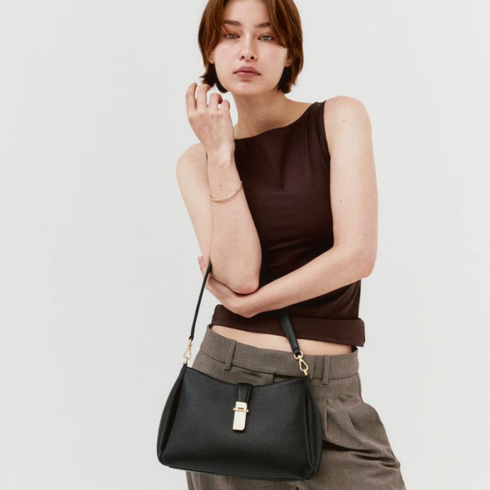 

Daks Black Cowhide Check Decorative Shoulder Bag Dcba5f161bk[cla] Single option