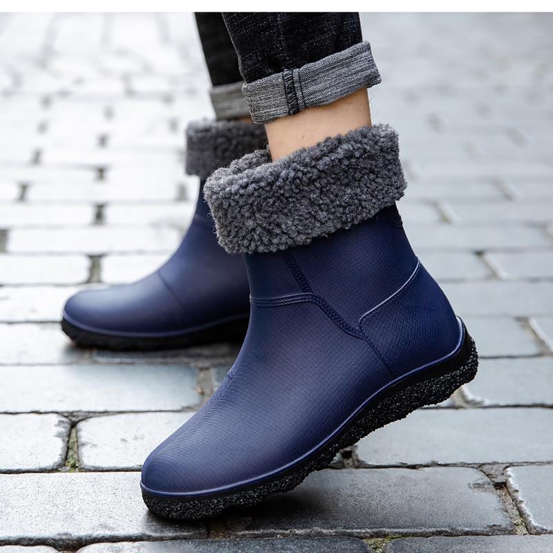 

Мужские нескользящие резиновые сапоги средней высоты с бархатной подкладкой для охраны труда, использования на кухне, в строительстве и при мытье автомобилей. 44