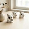 Handmade Graffiti Toy Halloween Ghost Cat Statue, 3D Printed Ornament, White Cute Dark Style Ornament Figurine for Home Office Desk Decoration Gothic