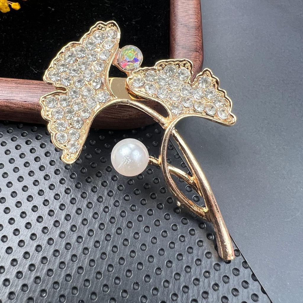 Broșă Retro Cristal Diamant cu Ac Anti-Expunere și Cataramă din Aliaj pentru Accesorii Vestimentare