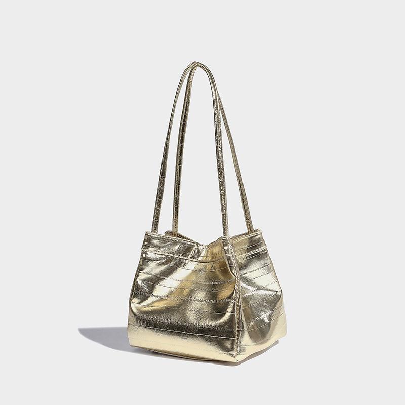 

Нова лакована шкіряна сумка 2024 р. Жіноча модна металева ручна сумка високого сенсу ніша мода універсальна сумка-відро