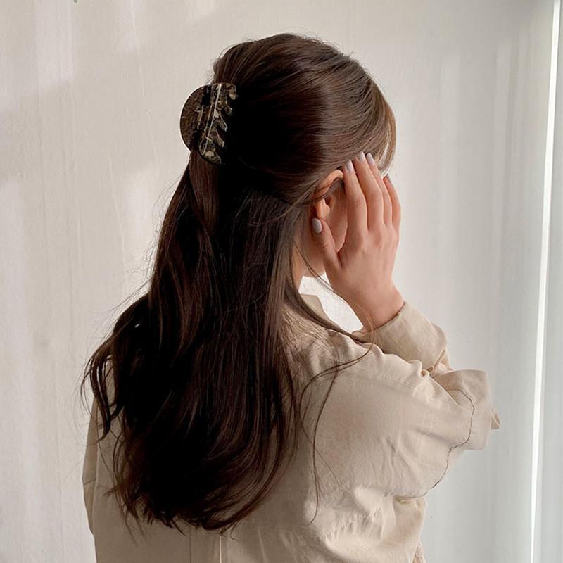 Large Oval 8cm Cow Pattern Hair Claw Clip For Women Stylish Retro Design