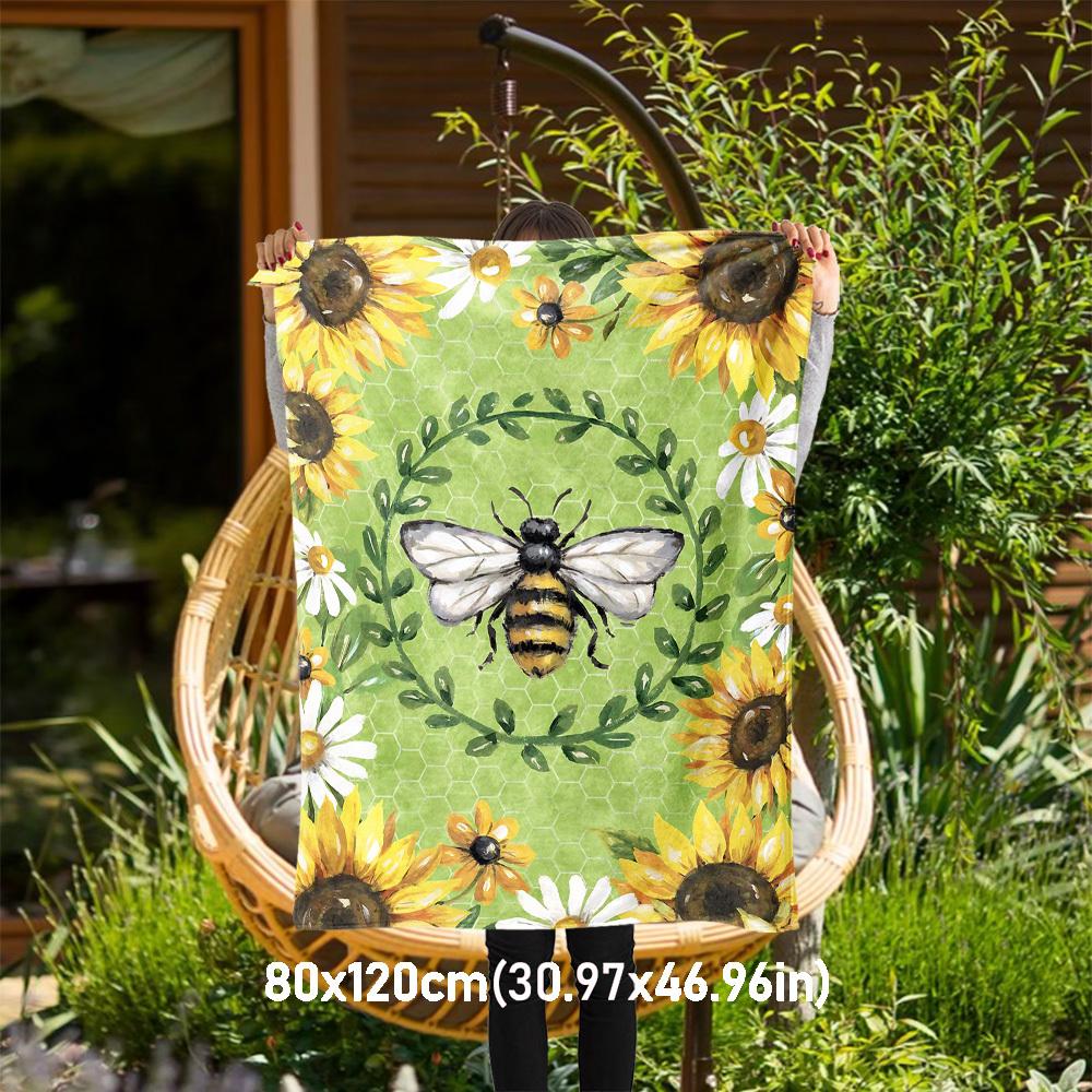 

1PC Bee SunflowersOutdoor Flannel Blanket - Soft Plush Decor for Picnics, camping, Bedroom, Playroom, Office, or Lunch Break 1281A 80x120cm(31x47inch)