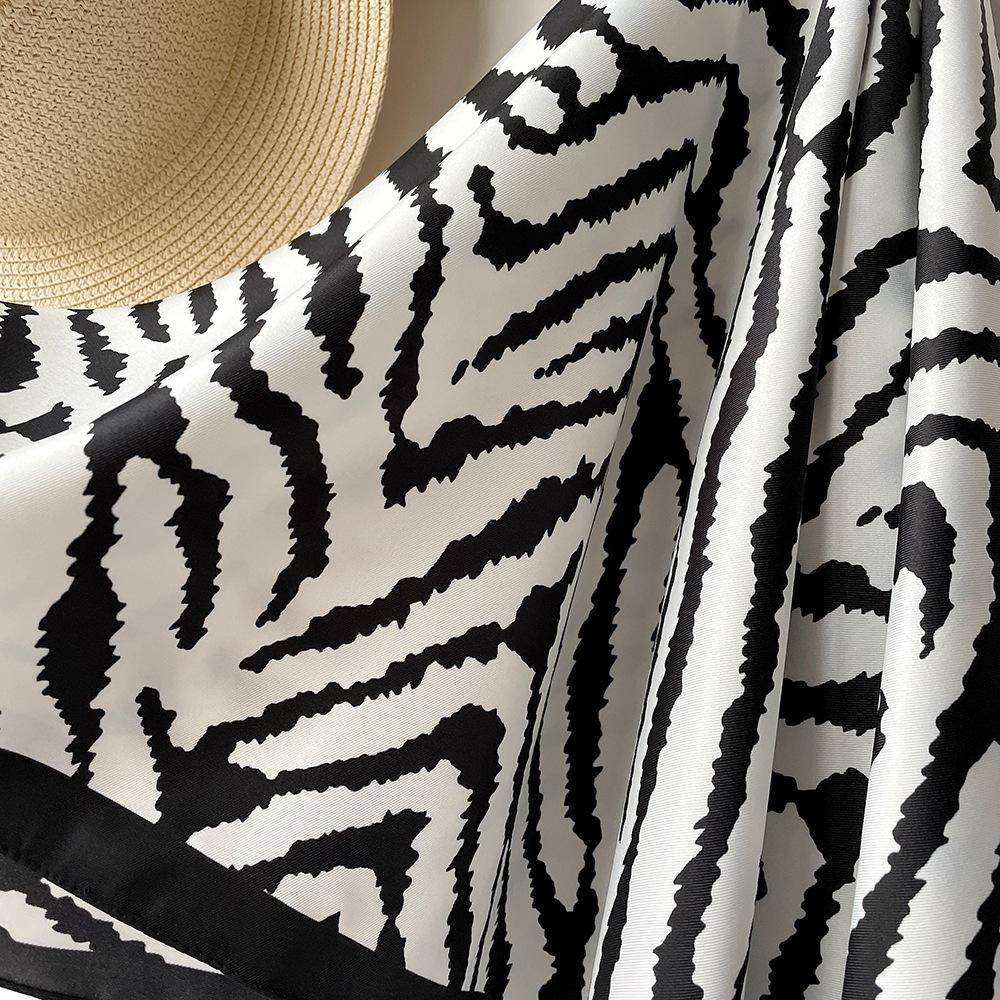 Nový jarní a letní univerzální šátek se zvířecím potiskem, černobílý, jednoduchý čtvercový šátek, šátek z imitace hedvábí, keprový šátek pro ženy