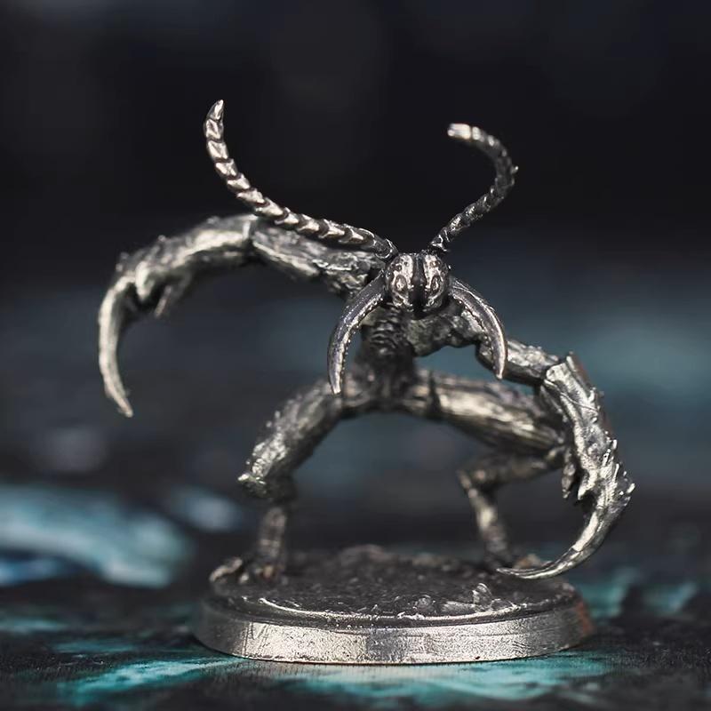 White Copper Ant Soldier Miniature - Figurine for Tabletop Game, Wargaming Piece, Car Interior Decor Desk Ornament Gift for Men