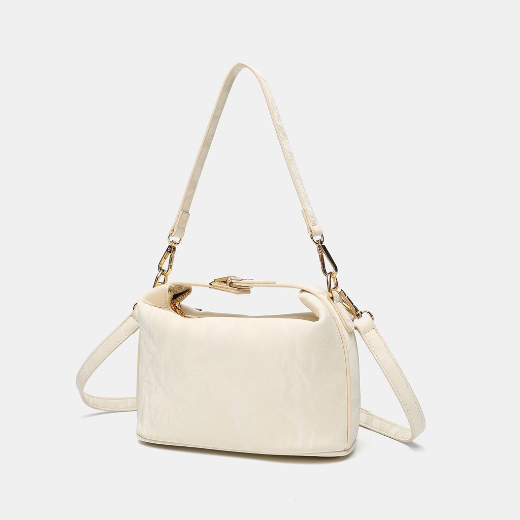 Trendy, Simple and Casual Single-shoulder Crossbody Bag for Women, with A Small Square Shape and Hand-held Design.