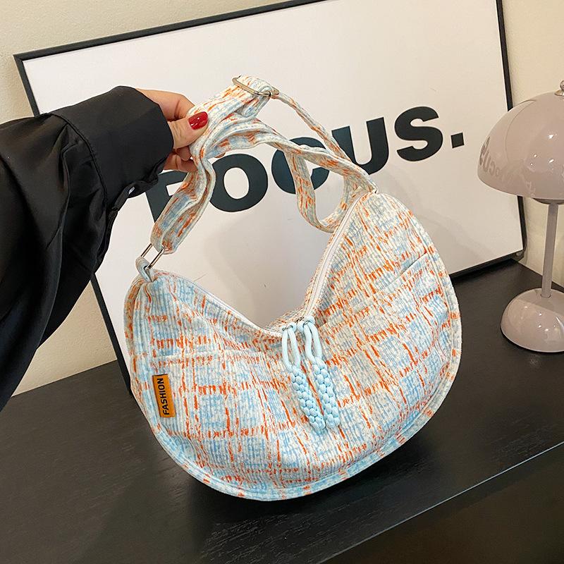 Stylish and Versatile, Simple and Small, Fresh, Thousand Bird Grid, Large-capacity Literary Women's One-shoulder Crossbody Dumpling Bag