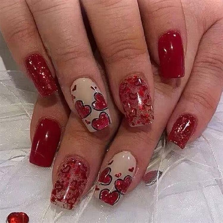 

24 Pcs Valentines Day Press On Nail Glittering False Nail Heart Stick on Nail Festival Artificial Nail for Party 1