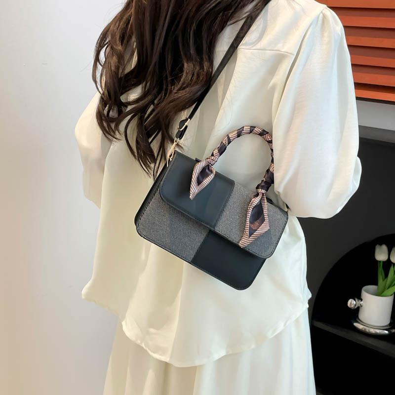 2025 new fashion high-end messenger bag contrasting color retro texture bag women's personality commuting leisure small square bag
