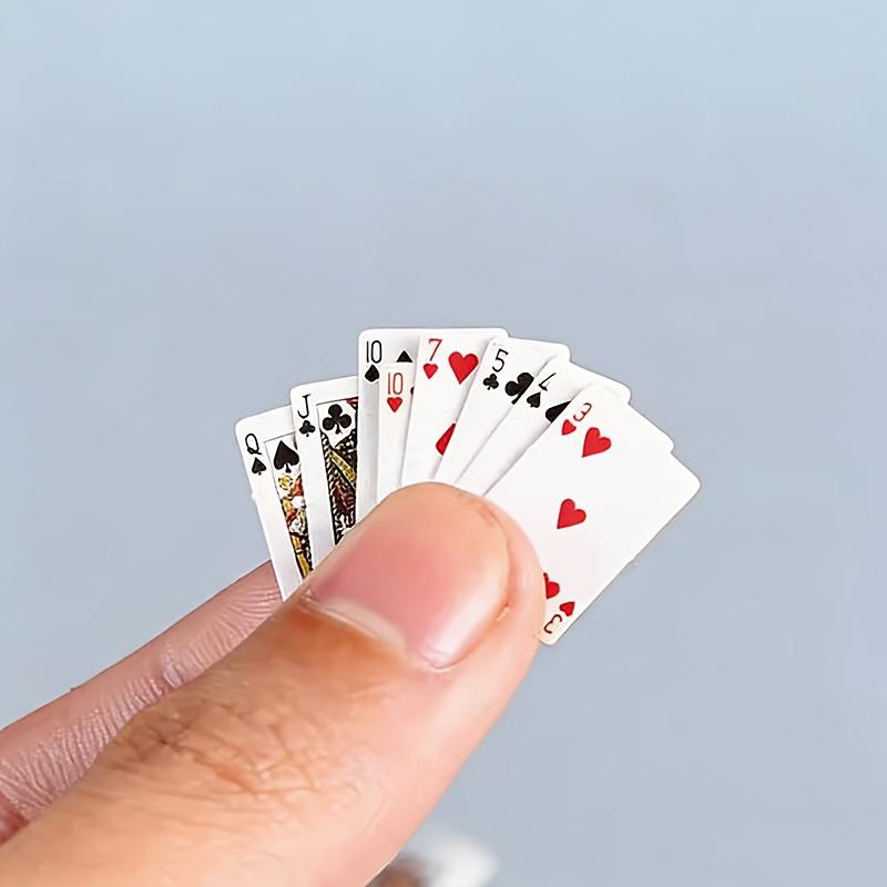 Mini Mazzo di Carte Micro Modello, Decorazione da Scrivania per Foto Oggetto di Scena Carino Creativo Piccola Carta Carta in Miniatura Ultra-Piccola Ornamento