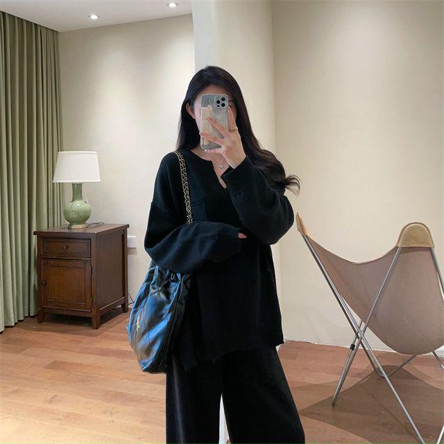 Light Knit Autumn-Winter V-Neck Sweater & Wide-Leg Pants Women’s Set