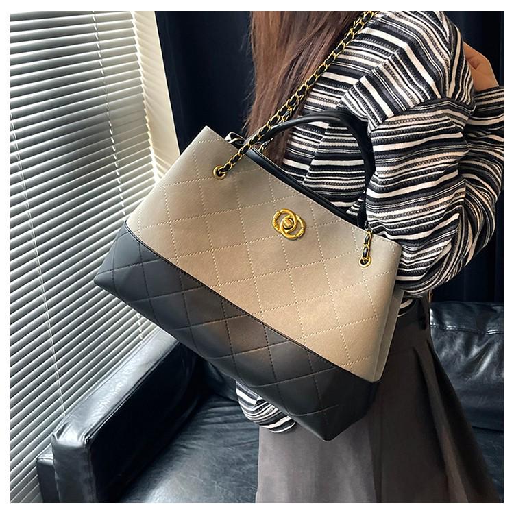 Elegant Coco-Inspired 2025 Brown Tote: Large Capacity Vintage Chain Hobo Bag for Women