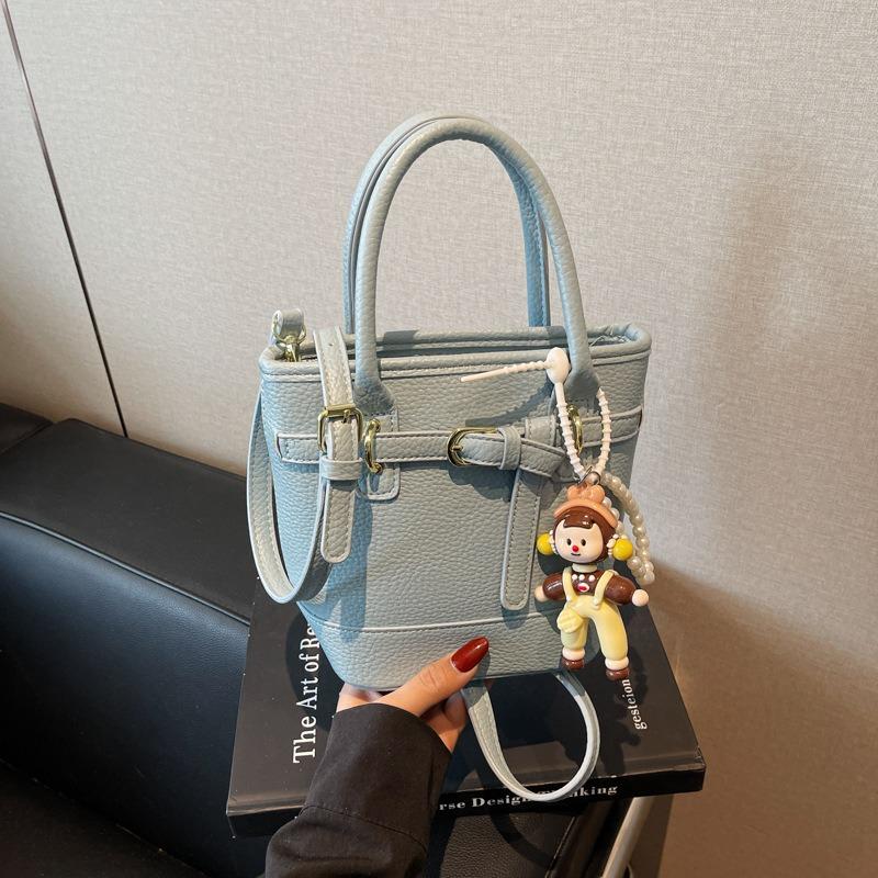 Spring New Retro High-end Fashion Handbag Bucket Bag Versatile Commuter Shoulder Messenger Bag