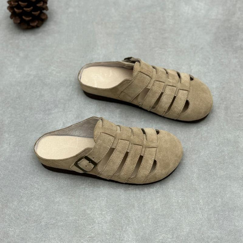 Genuine Leather Women Wear Cowhide Slippers Over Their Summer Flat Shoes