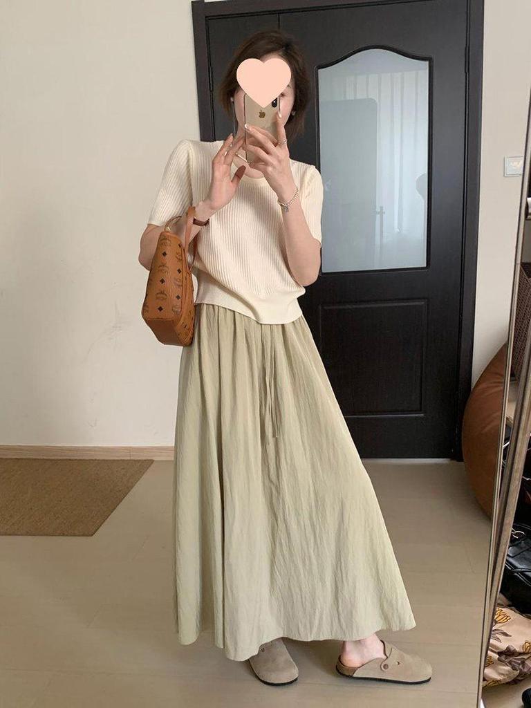 2025 Spring Korean-Style Casual U-Neck Short-Sleeve Knit Top - Solid Color