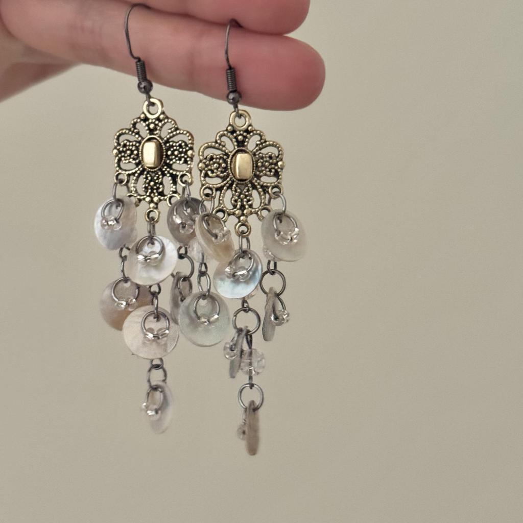 Silver Geometric Seashell Tassel Stud Earrings – Beach Vacation Style for Women