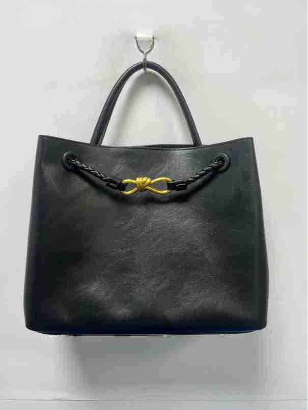 

Сумка-тоут Andiamo большой вместимости из плетеного материала с пряжкой-бабочкой 35*14*24 cm чёрный