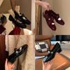Französischer College-Stil klassisch vielseitig runder Kopf leichte Öffnung ein Wort mit dickem Absatz Mary Jane Einzelschuhe Damen kleine Lederschuhe Damen s