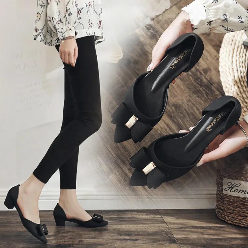 Sandales gelée d'été pour la plage femmes slip-on nœud pour dames bout pointu solide sandales chaussures à talons hauts moyens épais scarpe 2024