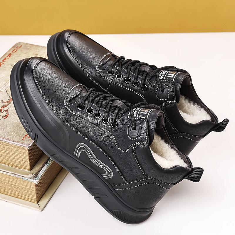 Men's Shoes 2025 Autumn New Trend Board Shoes Men's Leather Shoes Fleece Warm Outdoor Tooling Sports and Leisure Shoes