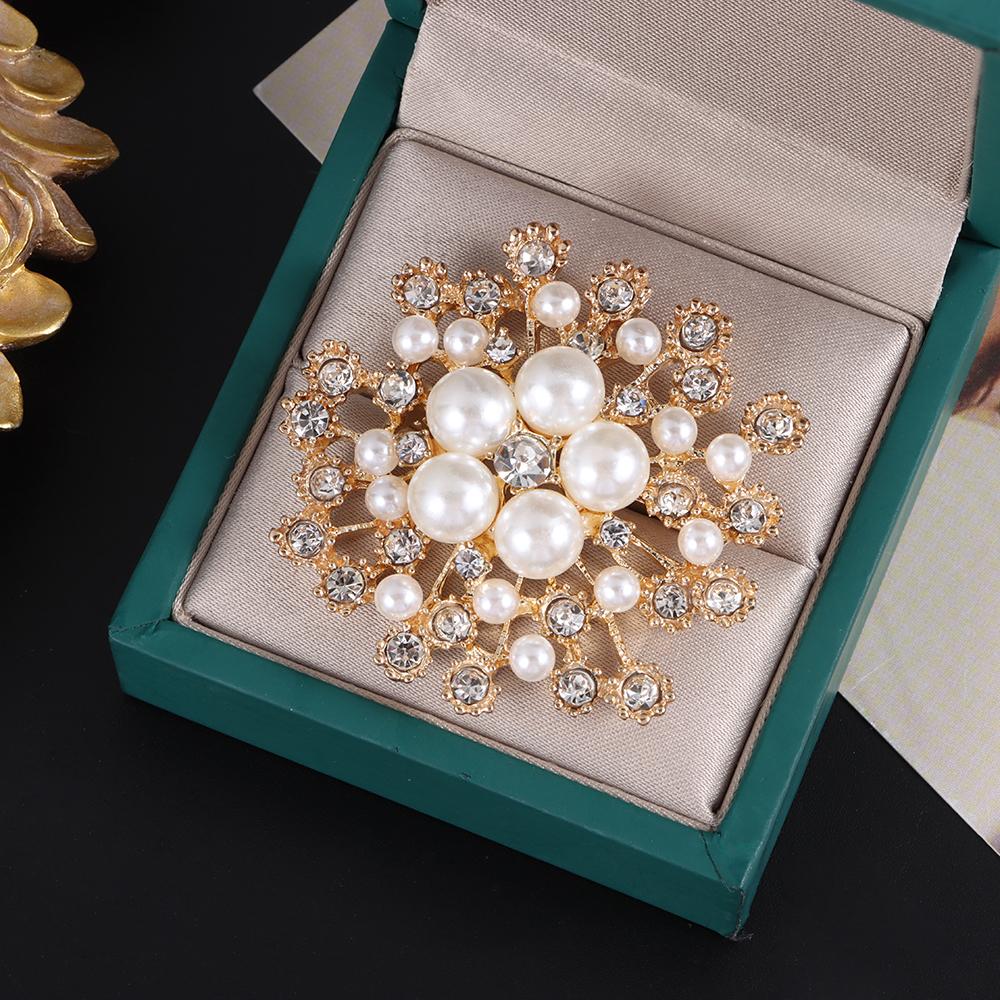 Fashion Accessories Wedding Dress Women Flower Brooches Pins Crystal Rhinestone Jewelry Pearl