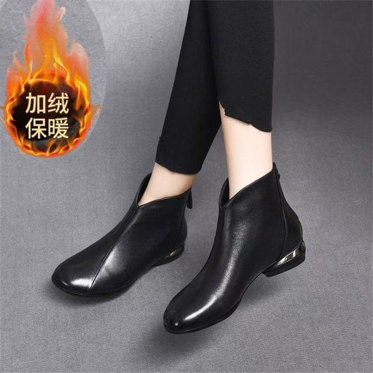 Retro Leder Weiches Leder Kurze Stiefel Damen 2025 Herbst und Winter Neue Samt Baumwollstiefel Runde Spitze Niedriger Absatz Mutter Schuhe Martin Stiefel Damen