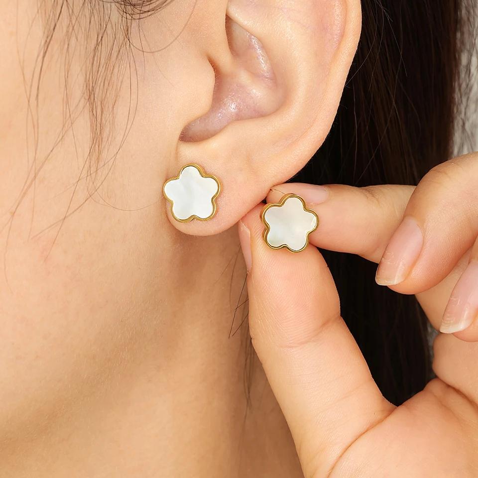 Women Shell Flower Necklace Stud Earring Set Women Black White Color Pendant Earring 2 Pcs Zircon Set Fashion Style Daily Wear