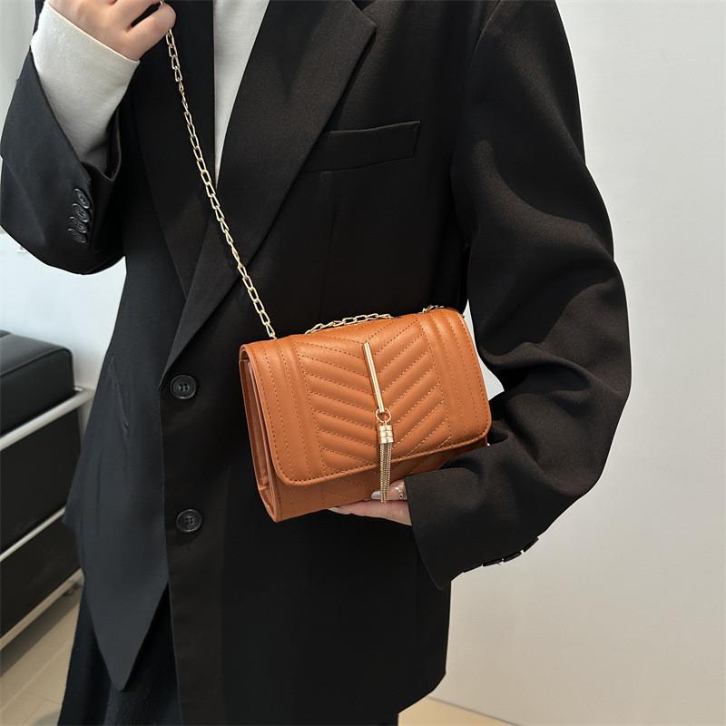 Modern Womens Spring Trendy Shoulder Bag Sleek Crossbody Purse With Versatile Colors And Design