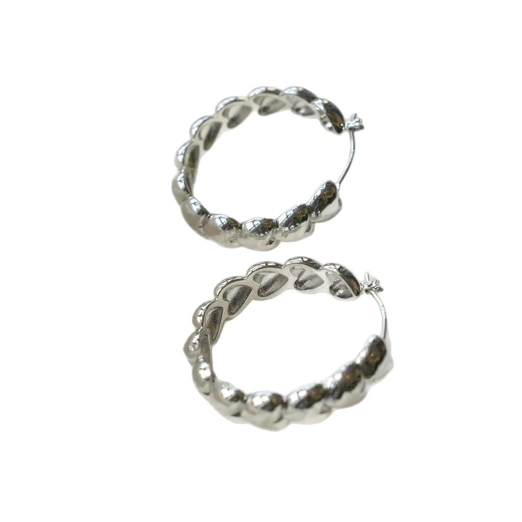 Minimalist High-end Heart Earrings Retro Personalized Sweet Peach Shape Ear Buckle Style Affordable Dainty Women's Daily Earrings