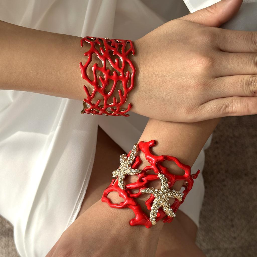 Ocean Theme Chunky Red Coral Wide Cuff Bracelet For Women Sparkling Rhinestone Starfish Bangle Summer Beach Resort Charm Jewelry