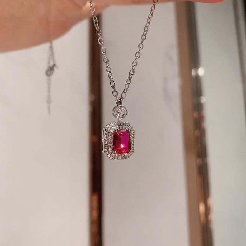 

Винтажный квадратный изумрудный кулон, ожерелье с имитацией сокровища, комплект ювелирных аксессуаров.