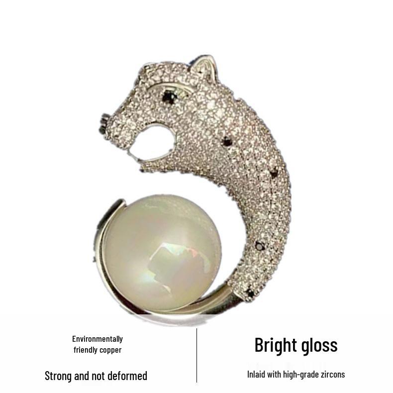 Luxury Copper Zircon Pearl Cheetah Brooch for Men and Women - Elegant Accessory for Suits and Shirts