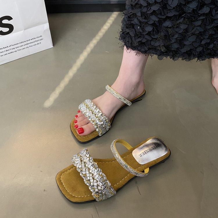 Korean version of cool slippers women's summer wear thick heel fashion rhinestone sandals 2025 new Internet celebrity middle heel one-word drag