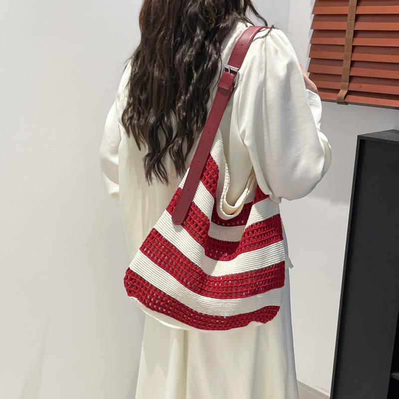 Knitted bag women's large-capacity new casual striped fashion contrasting color shoulder bag woven tote bag