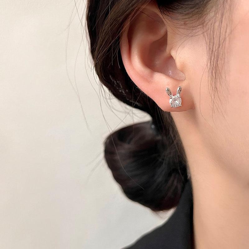 Everyday Versatile Rabbit Earrings Are Small for Your Girlfriend