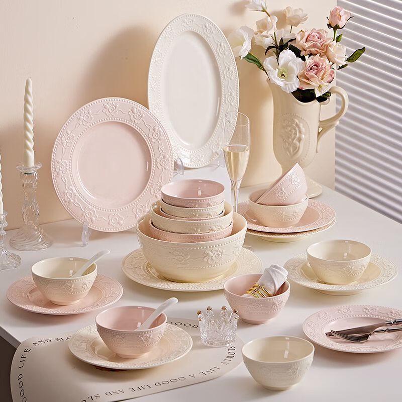 Haoya Underglaze Embossed Strawberry Noodle Bowl Set