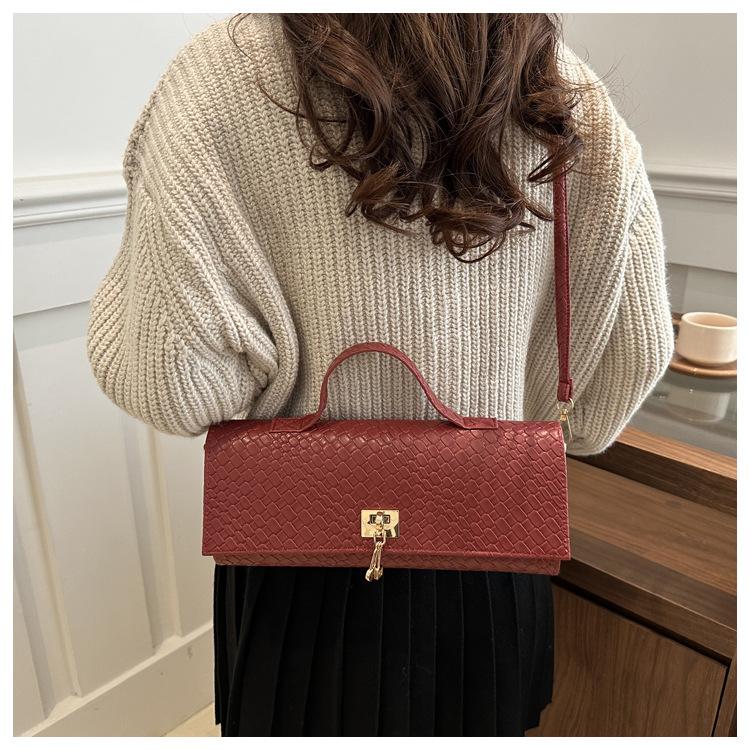 Textured Woven Faux Leather Shoulder Bag for Women Large Capacity Casual Crossbody Purse Trendy Daily Handbag CLE