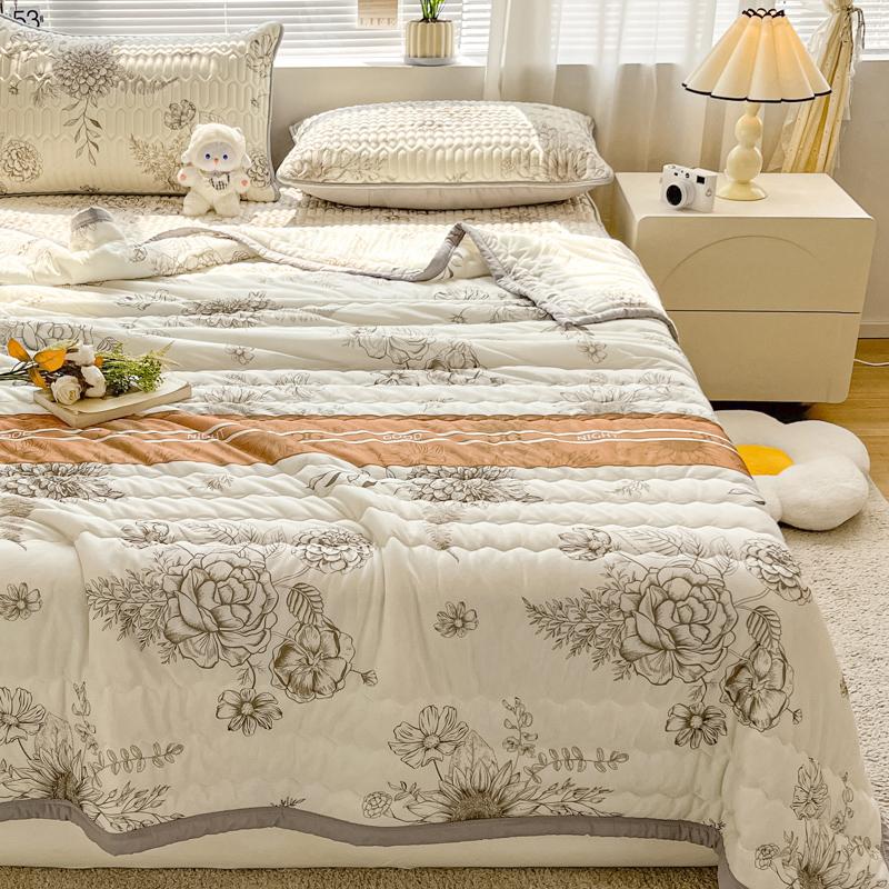 Luxury Floral Style Summer Quilt Skin-friendly Comfortable Ultra Soft Air Conditioning Cooling Quilts Home Travel Thin Blanket