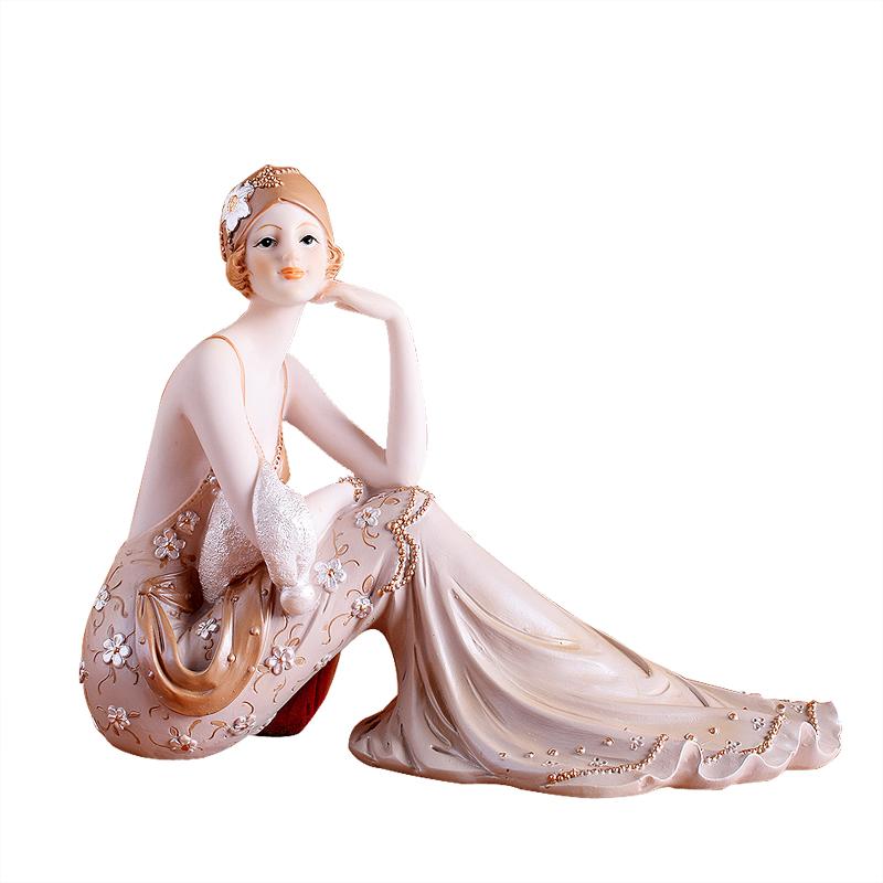 European Resin Statue Accessories Girl Beauty Character Home Livingroom Table Figurines Crafts Decoration Wedding Birthday Gifts