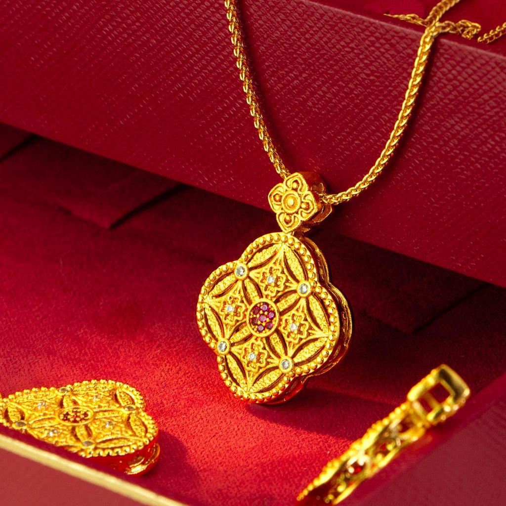 Gold-Color Hollow Four-Leaf Flower Pendant Necklace - High-End Women's Fashion Jewelry