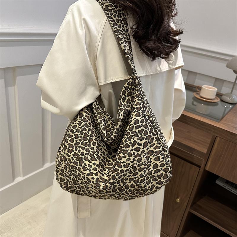 Casual Personality Hand Carry Fashion Trend Underarm Leopard Print On the New Large Capacity Canvas Lazy Style Shoulder Tote Women's Bag