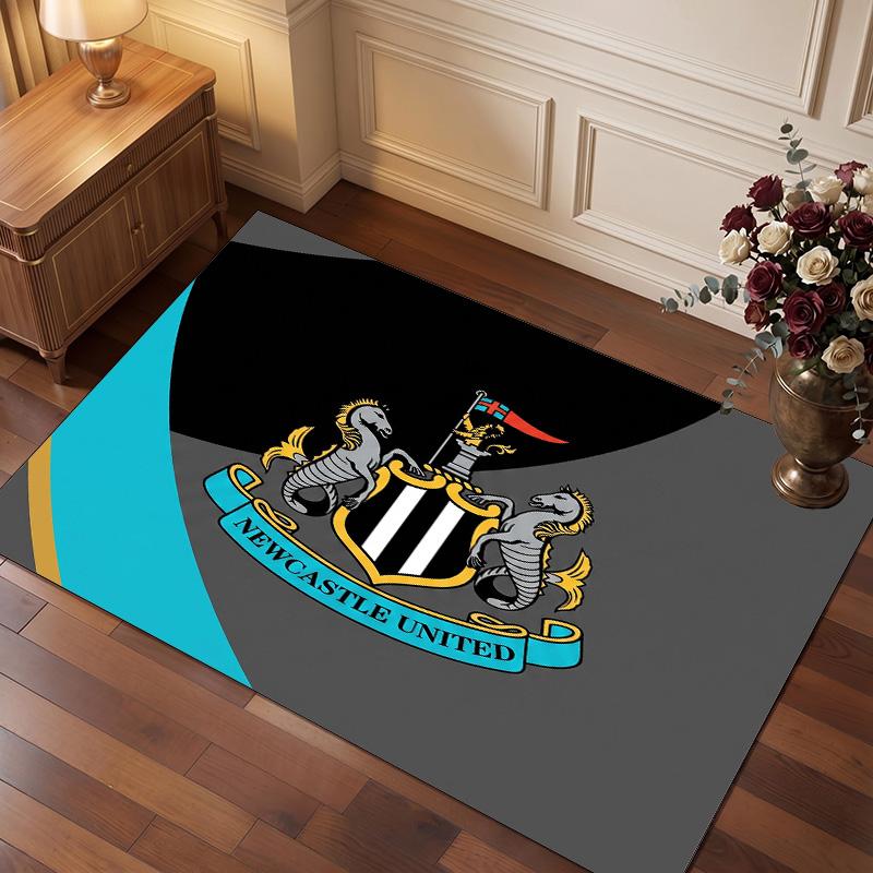 Tappeto in Velluto di Cristallo con Stampa di Calcio del Newcastle United, Comodo Assorbente d'Acqua Antiscivolo Tappeto per Pavimento Interno