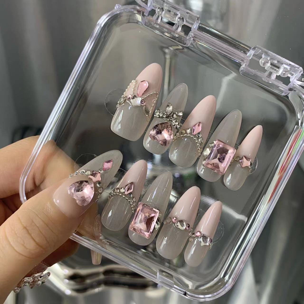 

Любовный пузырь Французский сплав Стальная шариковая цепочка Ангел Свадебное платье Ногти L